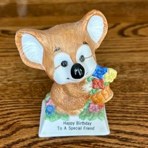 1979 Russ Berrie porcelain figurine #809 “Happy Birthday To A Special Friend”